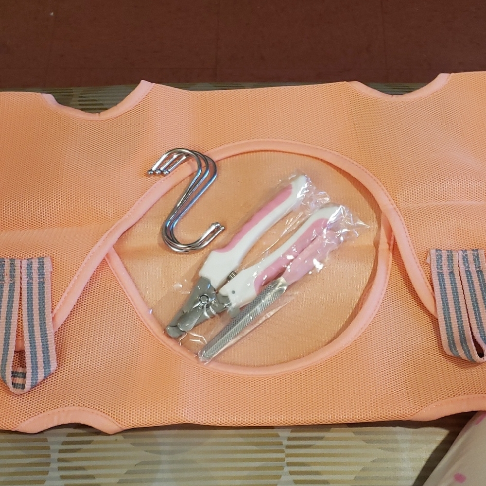 Dog Hanging Grooming Hammock With Clippers & Nail File Peach & Gray Size L